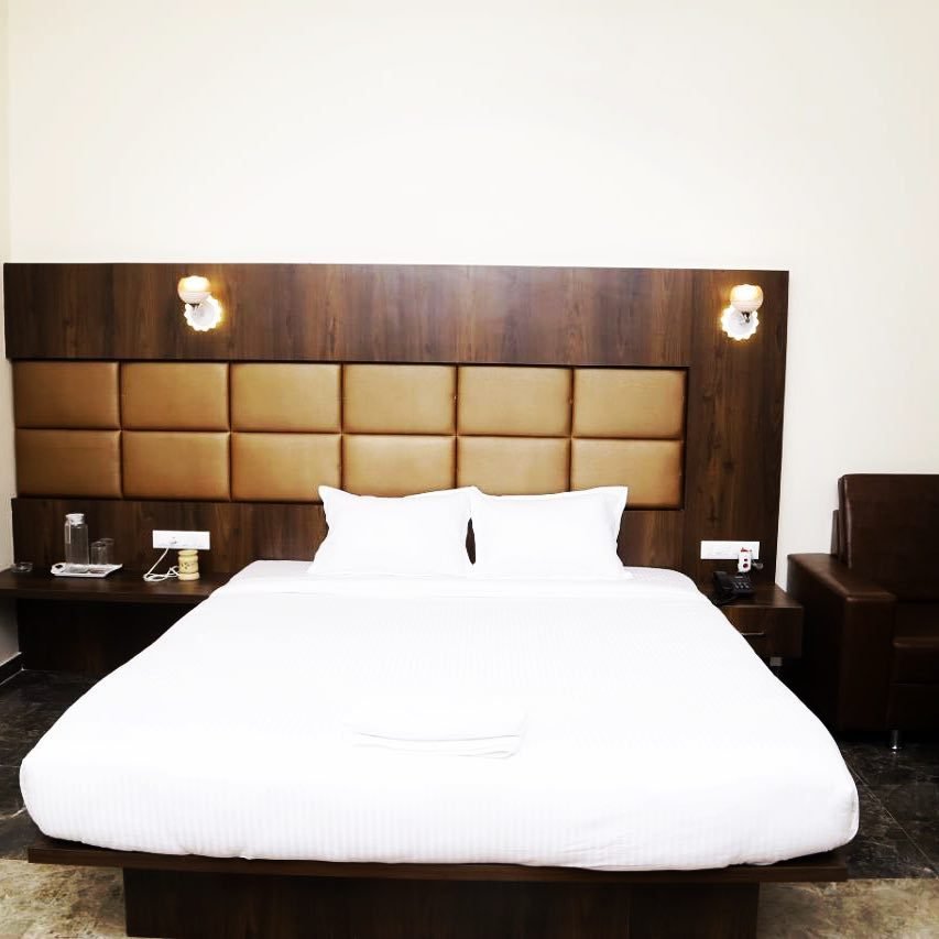 Deluxe room at Meera Celebration